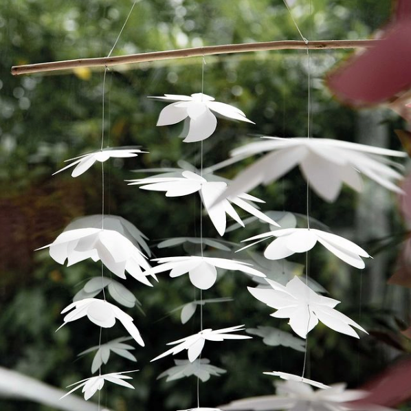 Girlanden und hängende Objekte von Räder