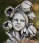 Preview: Blumenkind klein Schachbrettblume Resin betonfarben 9x7x13,5cm Zauberblume