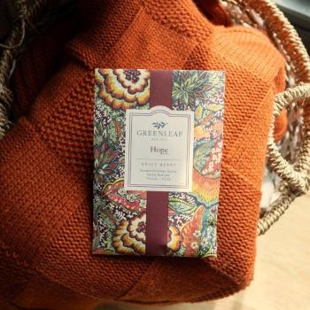 Preview: Hope weihnachtliches Duftsachet Large von Greenleaf – langanhaltender Raumduft für Zuhause & unterwegs