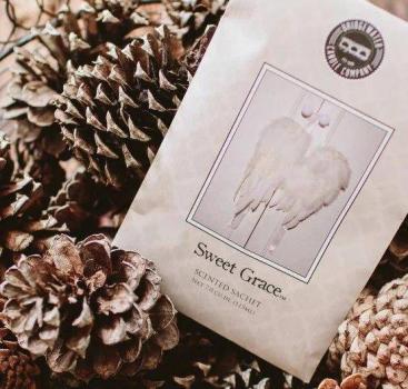 Preview: Sweet Grace Duftsachet Large von Bridgewater – langanhaltender Raumduft für Zuhause & unterwegs