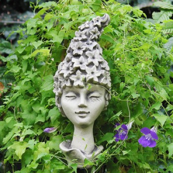 Blumenkind Rittersporn Gartenfigur 22cm Zauberblume
