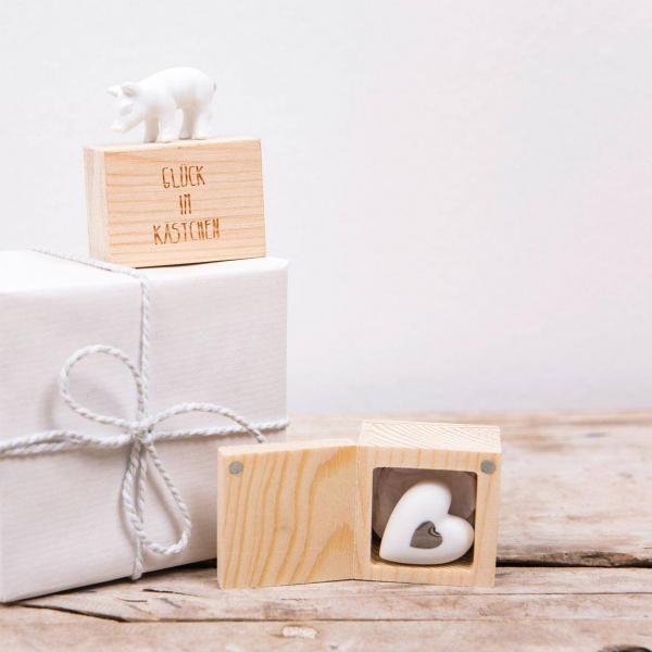 Glückskästchen Schweinchen 4,5x4,5x3,5cm Herzstücke von Räder Design
