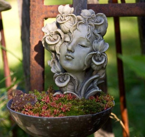 Blumenkind klein Frauenschuh Resin betonfarben 10x8x13,5cm Zauberblume